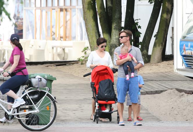 Katarzyna Cichopek i Marcin Hakiel z dziećmi na wakacjach