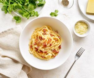 Carbonarę robię tylko według przepisu Jamiego Olivera. To prawdziwy smak Włoch na talerzu 