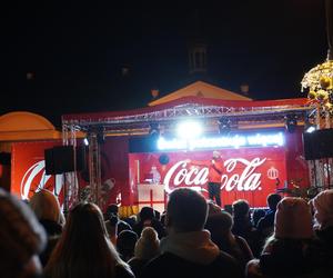 Ciężarówka Coca-cola w Białymstoku! Świąteczna atrakcja przyciągnęła tłumy mieszkańców na Rynek Kościuszki