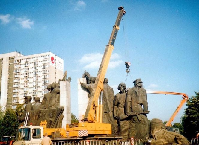 Te pomniki były symbolami stolicy.  Dziś już nie istnieją