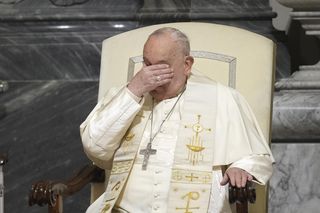 Przekazano smutne wieści papieżowi Franciszkowi. Zapewnił o modlitwie