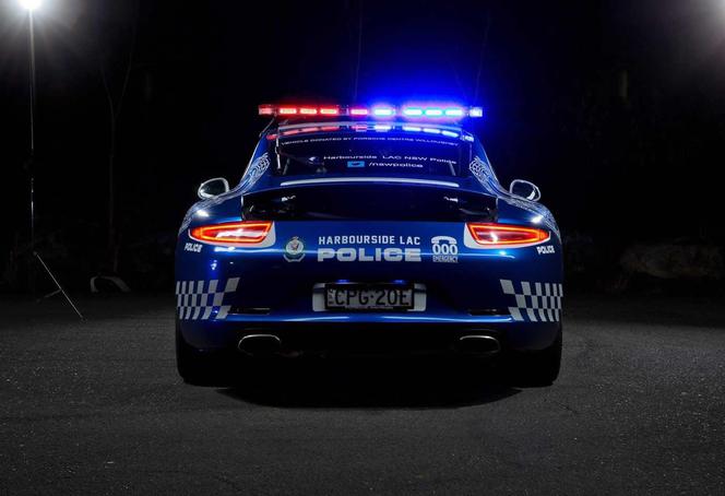 Porsche 911 Carrera jako radiowóz policji w Australii