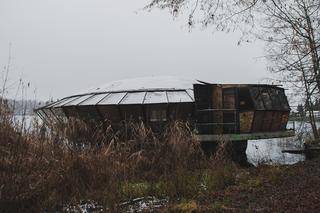 Arizona w Dąbrowie Górniczej w coraz gorszym stanie. Kultowe UFO z Jeziora Pogoria było kiedyś atrakcją Parku Śląskiego