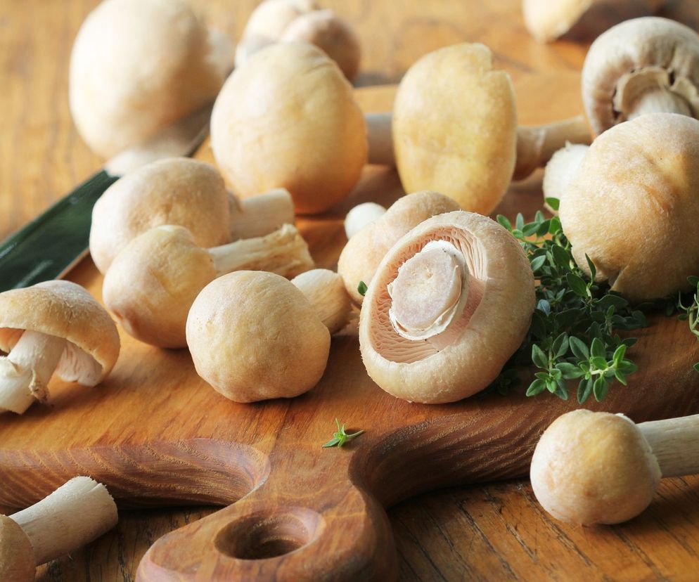 Sałatka z kołpaków na zimę - przepis na turki w pomidorach