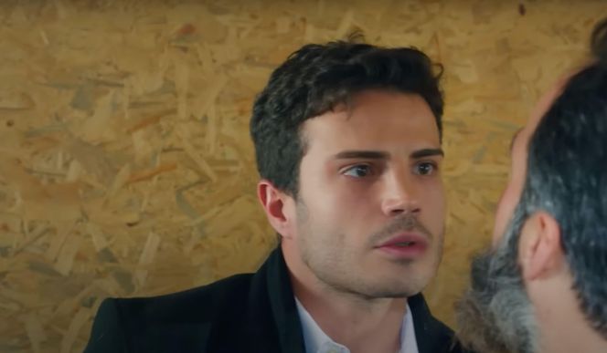 Ege odnajdzie Zeynep, ale porywacz Ragip dźgnie go nożem i zabije. Ukochany skona w ramionach zrozpaczonej Zeynep.
