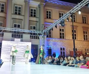 RADOM FASHION SHOW