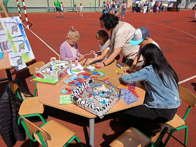 Nowa ławka Gaudiego została uroczyście odsłonięta podczas Pikniku Rodzinnego 2024 w siedleckiej "Jedynce"