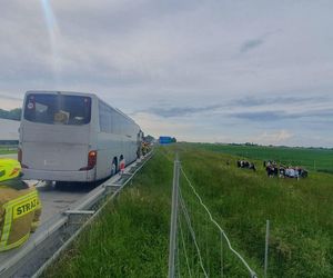Pożar autokaru przewożącego dzieci na A4! Dramatyczne sceny pod Wrocławiem