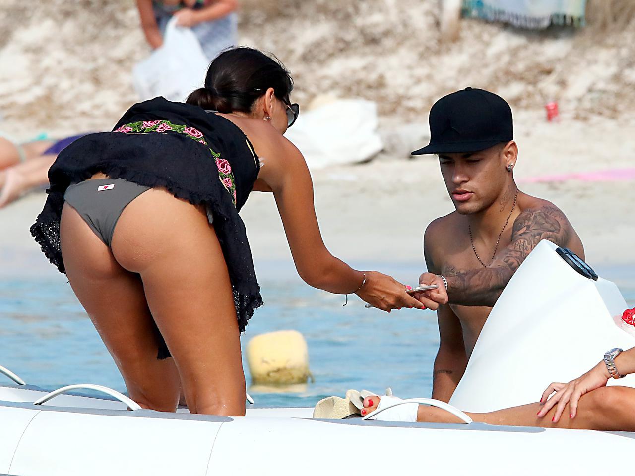 1pub_Neymar