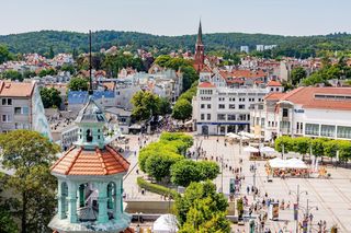 Polskie Monte Carlo zachwyca zagranicznych turystów. To znany kurort nad Bałtykiem