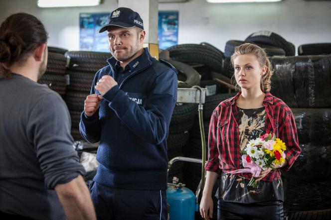 To nie koniec świata 2 sezon odc. 24. Blanka (Anna Karczmarczyk), Jacek Kotek (Marek Kaliszuk)