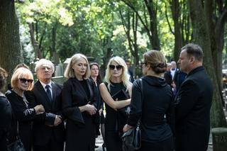 Motyw odc. 4. Luiza (Małgorzata Kożuchowska),  matka Luizy (Maria Mamona), ojciec Maksa (Jacek Domański), matka Maksa (Jolanta Wołlejko)