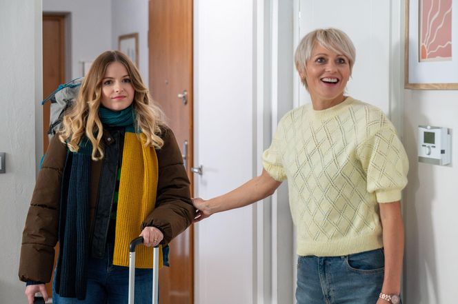 Na sygnale, odc. 690. Zosia (Maja Wacnik), Anna (Lea Oleksiak)