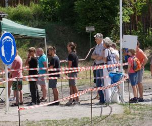 Piknik strzelecki w Bydgoszczy. Tłumy miłośników broni na strzelnicy garnizonowej [ZDJĘCIA]