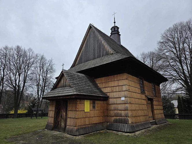 Zabytkowy kościół św. Sebastiana w Kosinie