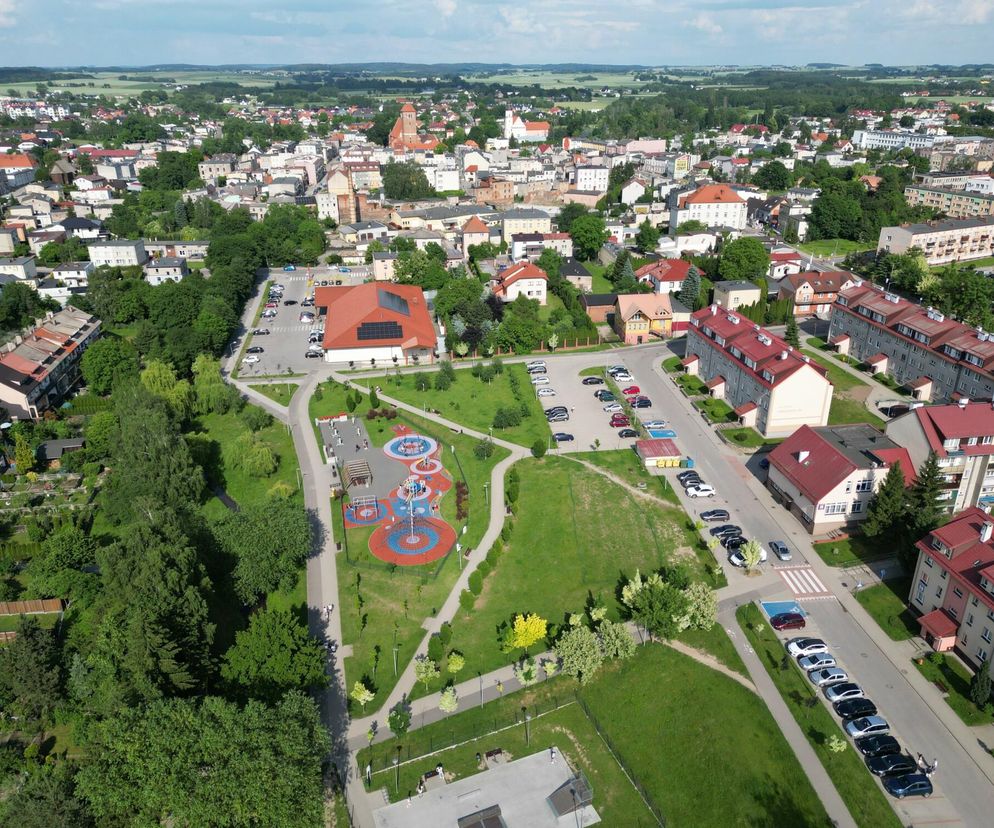 To miasto z woj. warmińsko-mazurskiego przyciąga nowych mieszkańców. Zaludnia się najszybciej!
