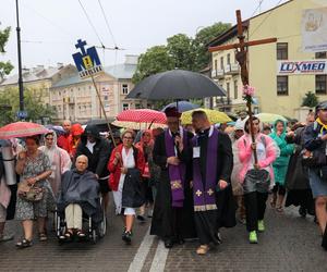 Lubelska Piesza Pielgrzymka na Jasną Górę 2024. Pątnikom deszcz niestraszny!