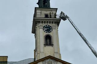 Pożar wieży ratuszowej w Cieszynie. Z Ratusza ewakuowano pracowników i petentów