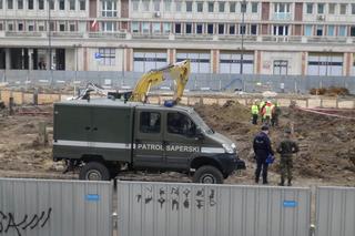Pilna akcja na pl. Powstańców Warszawy! Niewybuch pod siedzibą telewizji!