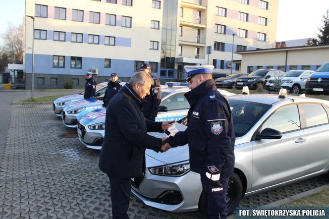 Nowe radiowozy w Staszowie i Połańcu