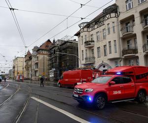 Kamienica w Poznaniu może się zawalić w każdej chwili. Trzeba było ewakuować ludzi [ZDJĘCIA]