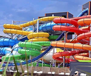 Łódzki aquapark kusi na weekend zjeżdżalniami