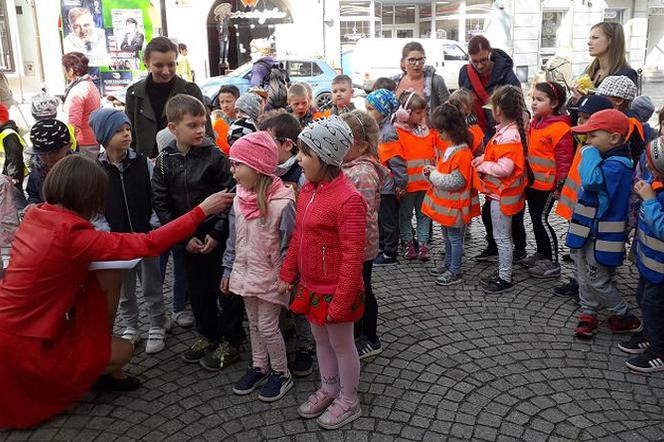 Ukrył się na zielonogórskim deptaku - w poszukiwania włączyły się przedszkolaki [AUDIO]