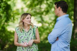 Przyjaciółki 20 sezon, odcinek 235. Błażej (Mateusz Damięcki), Iza (Zofia Domalik) - przyrodnia siostra Zuzy