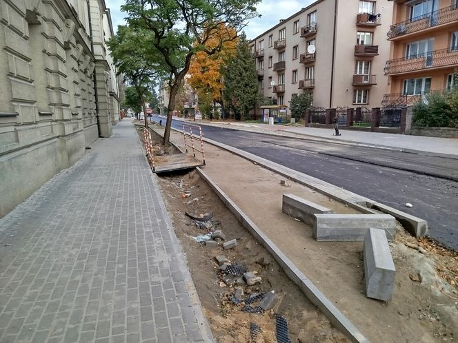 Na ul. Floriańskiej w Siedlcach powstaje nowe rondo ósemkowe i nowa nawierzchnia