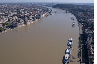 Fala kulminacyjna minęła Budapeszt. Węgierska stolica nadal zagrożona