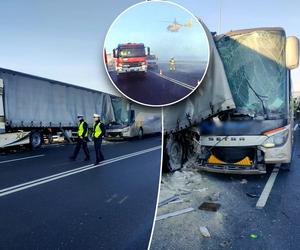 Potworne zderzenie autokaru z tirem. 12 osób rannych, na miejscu śmigłowiec 