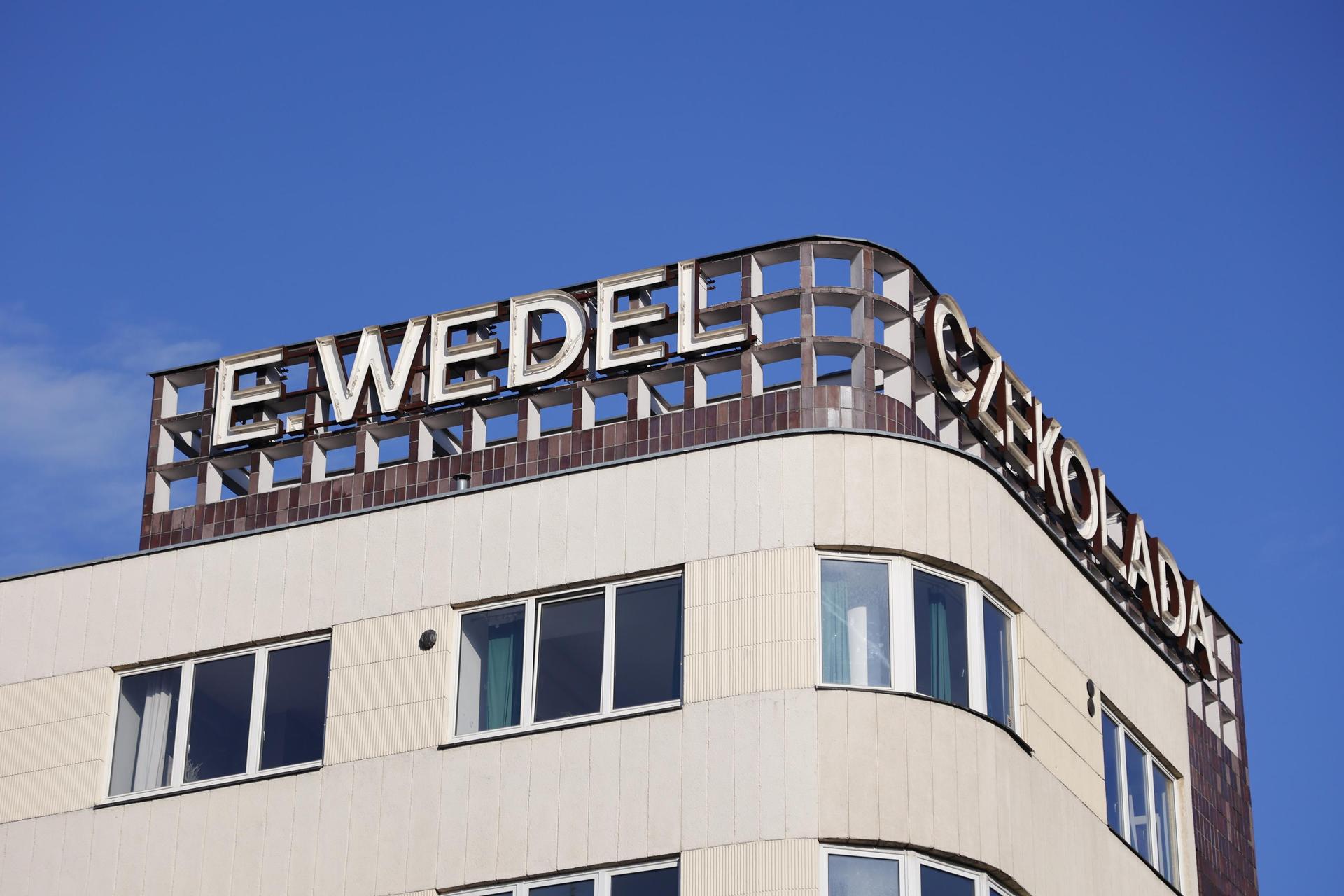 Warszawskie neony z PRL-u - zobacz zdjęcia iluminacji i sprawdź, gdzie je znaleźć