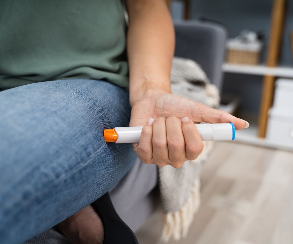 zbliżenie na zastrzyk z adrenaliny