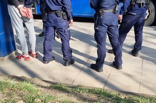 Kraków. Młodzi mężczyźni urządzili libację w autobusie. Pasażerowie przeżyli koszmar