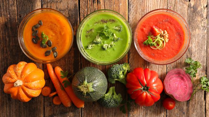 3 przepisy na eleganckie zupy-kremy na uroczyste okazje [CEBULOWA, Z CUKINII, Z PORÓW]