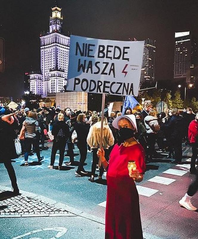 Gwiazdy protestują na Strajku Kobiet. Aktorka "M jak miłość" została pobita