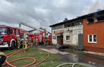 Pożar w Kunowie. Dwie osoby w szpitalu, 19 ewakuowanych. Co się stało?