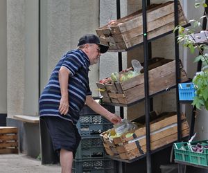 Edward Miszczak i Anna Cieślak na bazarku