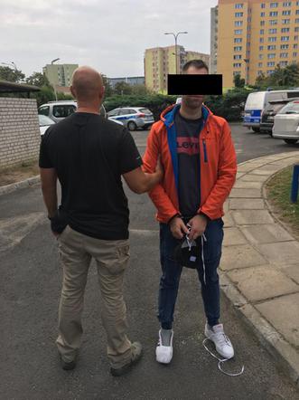 Upatrywał ofiary na przystankach