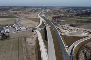 Budowa trasy ekspresowej S7 w pobliżu Krakowa ważna także dla kierowców z województwa świętokrzyskiego. Na jakim etapie są prace?
