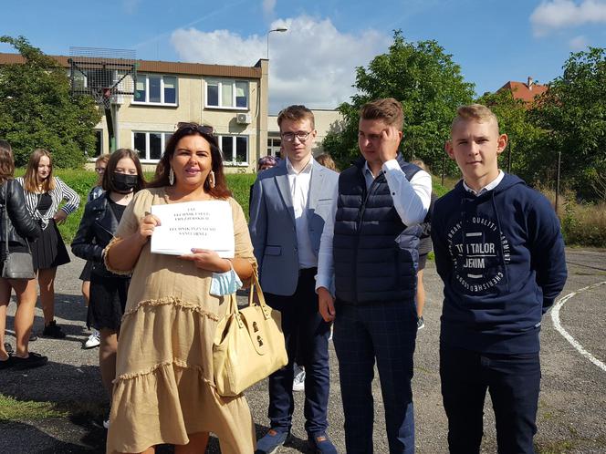 Początek roku szkolnego w ZS nr 4 w Lesznie