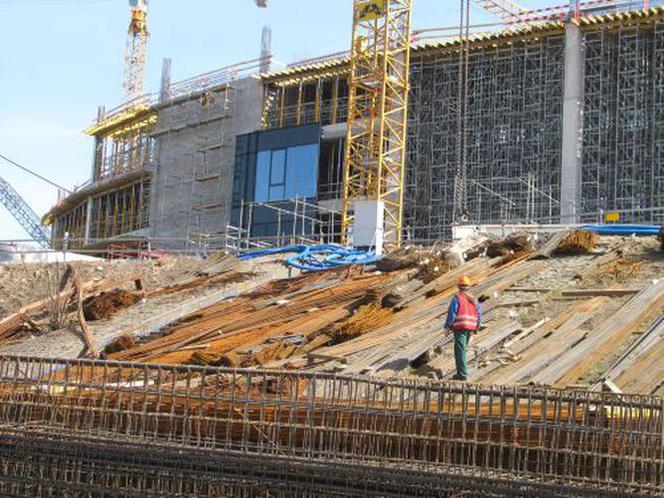 Próbna elewacja na Stadionie Narodowym