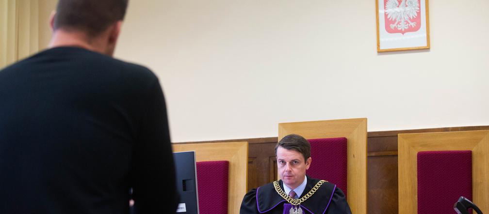 Traktowali go jak rodzinę, a on ukradł im pół miliona