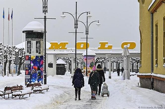Zima 2021 w Sopocie. Kurort pod grubą warstwą śniegu 11.02.2021 r.