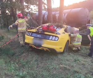 Mustang nie wyrobił na zakręcie w Ostródzie