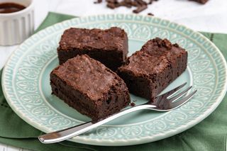 Nie maliny ani wiśnie. Do brownie dodaję te pyszne owoce, na które sezon jest w pełni 