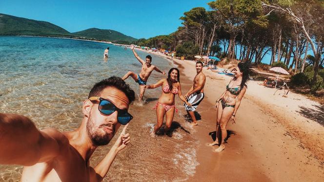 Najbardziej wkurzające zachowania na plaży. To robią Polacy na wakacjach!
