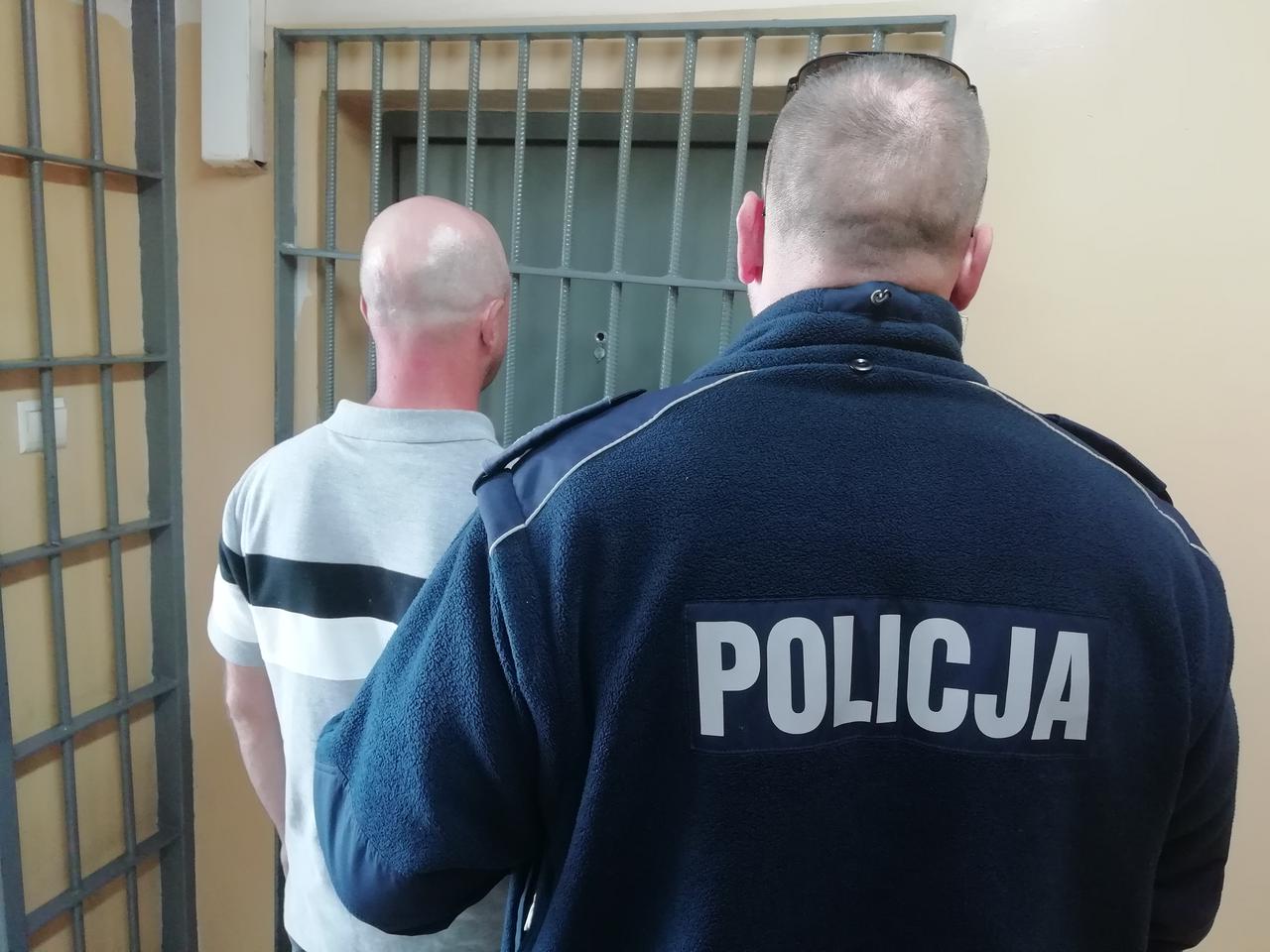 Wpadł z narkotykami, bo połasił się w sklepie na prezerwatywy. Grożą mu 3 lata więzienia