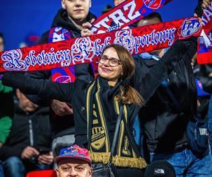 Raków Częstochowa kontra Lech Poznań 4:0. Tak bawili się kibice