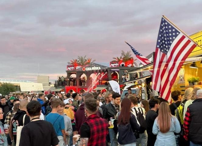 Foodtruckowe miasteczko na Openerze. Za zwykłą zapiekankę zapłacisz majątek 